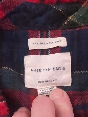 American Eagle Outfitters Red and Navy Plaid Boyfriend Shirt XS